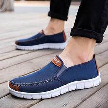 Load image into Gallery viewer, Canvas Men Shoes Slip on Fashion Men Casual Vulcanized shoes 2019 Plimsolls Breathable Male Footwear Spring Sneakers