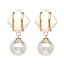 Load image into Gallery viewer, ZINFANDEL New Pattern Korean Style Fashion Imitation Pearl Earrings Electricity Suppliers Personality Heat Sell Earring Product